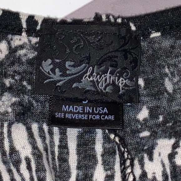 Daytrip Shirt womens small sparkly, striped, see thru, black and grey - Picture 8 of 10